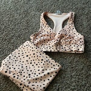 FREE w/ any purchase. NWOT Forever 21 Never worn work out gear size XS